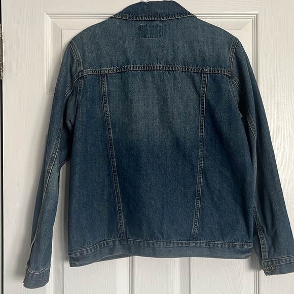 Boys jean jacket from Children’s place - Picture 6 of 10